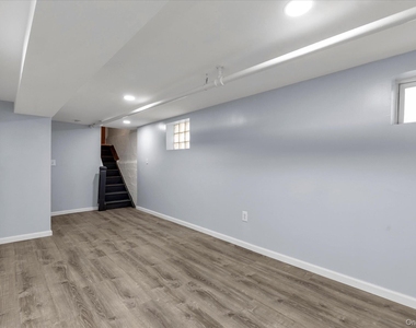 71-39 Nansen Street - Photo Thumbnail 16