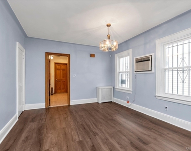 71-39 Nansen Street - Photo Thumbnail 6