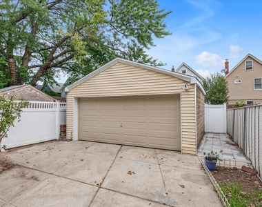 71-39 Nansen Street - Photo Thumbnail 18