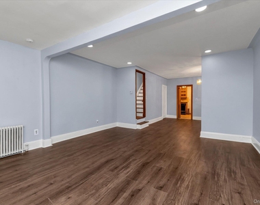 71-39 Nansen Street - Photo Thumbnail 5