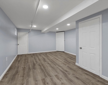 71-39 Nansen Street - Photo Thumbnail 15