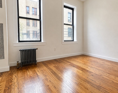 West 175th Street - Photo Thumbnail 6