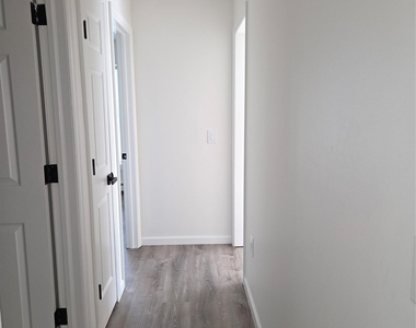 419 Garden Avenue - Photo Thumbnail 12
