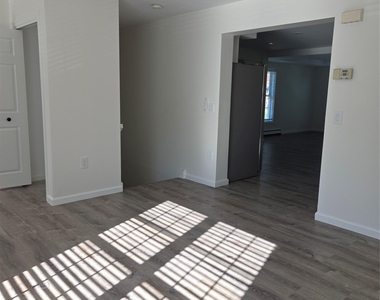 419 Garden Avenue - Photo Thumbnail 5