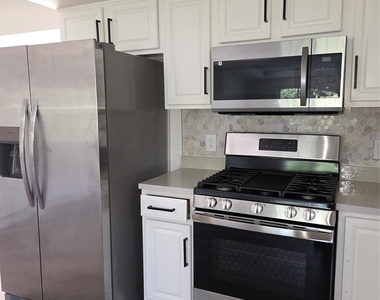 419 Garden Avenue - Photo Thumbnail 11