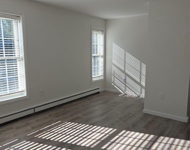 419 Garden Avenue - Photo Thumbnail 2