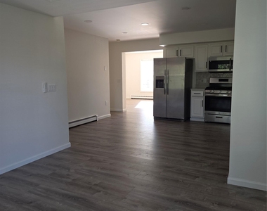419 Garden Avenue - Photo Thumbnail 8