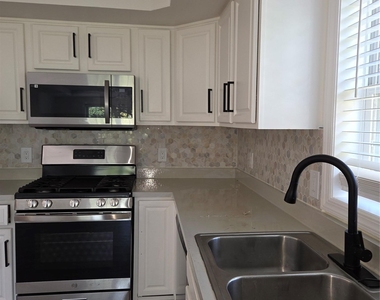 419 Garden Avenue - Photo Thumbnail 10