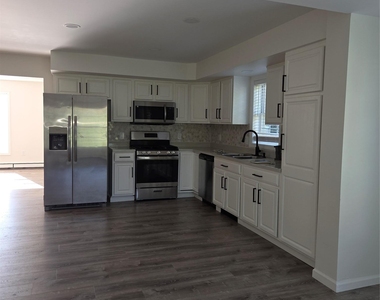 419 Garden Avenue - Photo Thumbnail 9