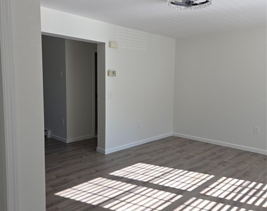 419 Garden Avenue - Photo Thumbnail 4