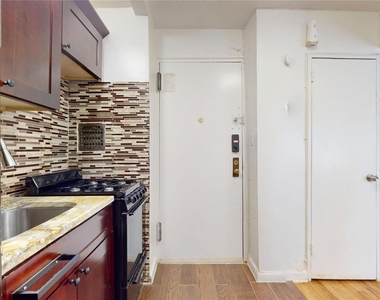 84-50 169th Street - Photo Thumbnail 2