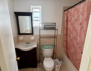 22823 Mentone Avenue - Photo Thumbnail 4