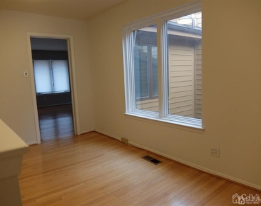 35 Sayre Drive - Photo Thumbnail 10