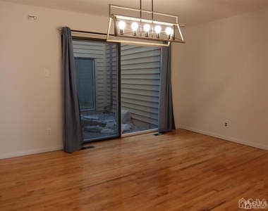 35 Sayre Drive - Photo Thumbnail 18
