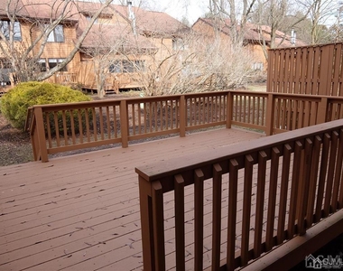 35 Sayre Drive - Photo Thumbnail 17