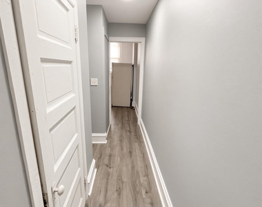 490 W State Street - Photo Thumbnail 7