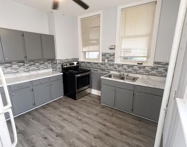 490 W State Street - Photo Thumbnail 3