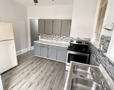 490 W State Street - Photo Thumbnail 4