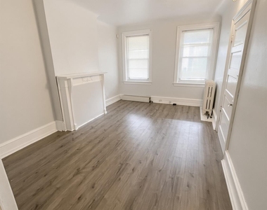 490 W State Street - Photo Thumbnail 1
