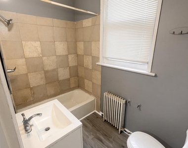 490 W State Street - Photo Thumbnail 2