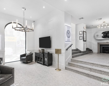 132 E 45th Street - Photo Thumbnail 8