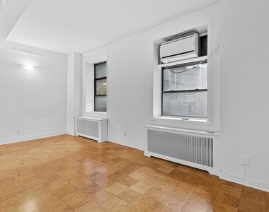 132 E 45th Street - Photo Thumbnail 1