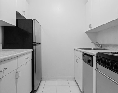 132 E 45th Street - Photo Thumbnail 5