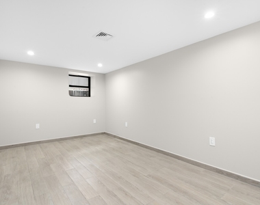 964 St Johns Place - Photo Thumbnail 4