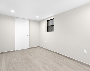 964 St Johns Place - Photo Thumbnail 5