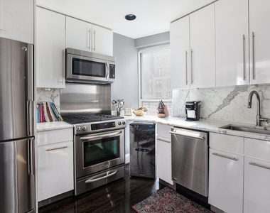126 W 73rd Street - Photo Thumbnail 2