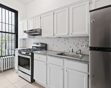 605 Vanderbilt Avenue - Photo Thumbnail 2