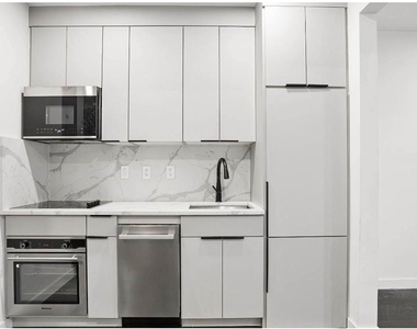 231 Sullivan Street - Photo Thumbnail 3