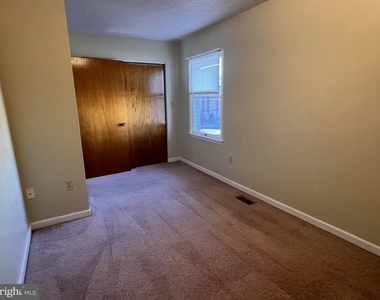2352 Roosevelt Boulevard - Photo Thumbnail 6