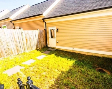 207 Almond Drive - Photo Thumbnail 20