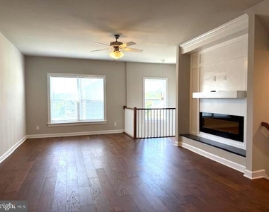 54 Andrews Place - Photo Thumbnail 3
