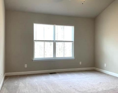 54 Andrews Place - Photo Thumbnail 6