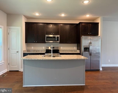 54 Andrews Place - Photo Thumbnail 4