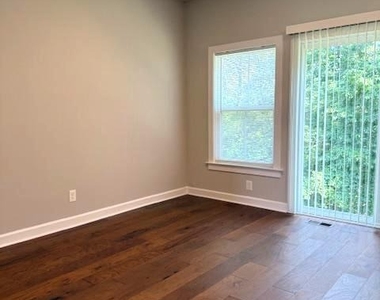 54 Andrews Place - Photo Thumbnail 5