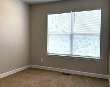 54 Andrews Place - Photo Thumbnail 10