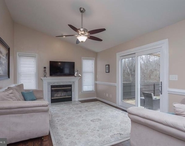 2049 Aquia Drive - Photo Thumbnail 15