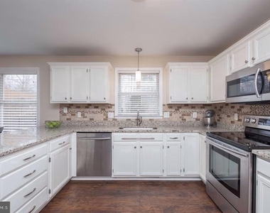2049 Aquia Drive - Photo Thumbnail 12