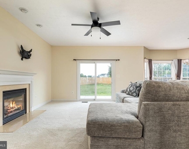 677 Dellinger Drive - Photo Thumbnail 8