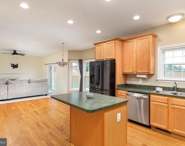 677 Dellinger Drive - Photo Thumbnail 9