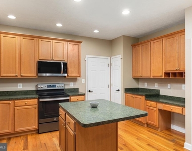 677 Dellinger Drive - Photo Thumbnail 11