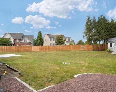 677 Dellinger Drive - Photo Thumbnail 38