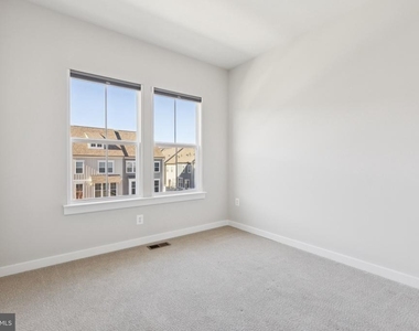 1697 Beech Leaf Street - Photo Thumbnail 13