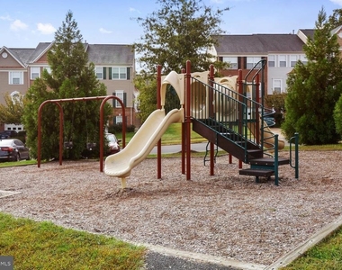 15310 Ballerina Loop - Photo Thumbnail 31