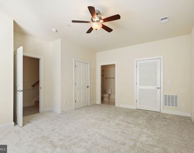 562 Marina Landing Lane - Photo Thumbnail 19