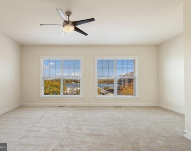 562 Marina Landing Lane - Photo Thumbnail 28