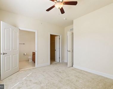 562 Marina Landing Lane - Photo Thumbnail 24